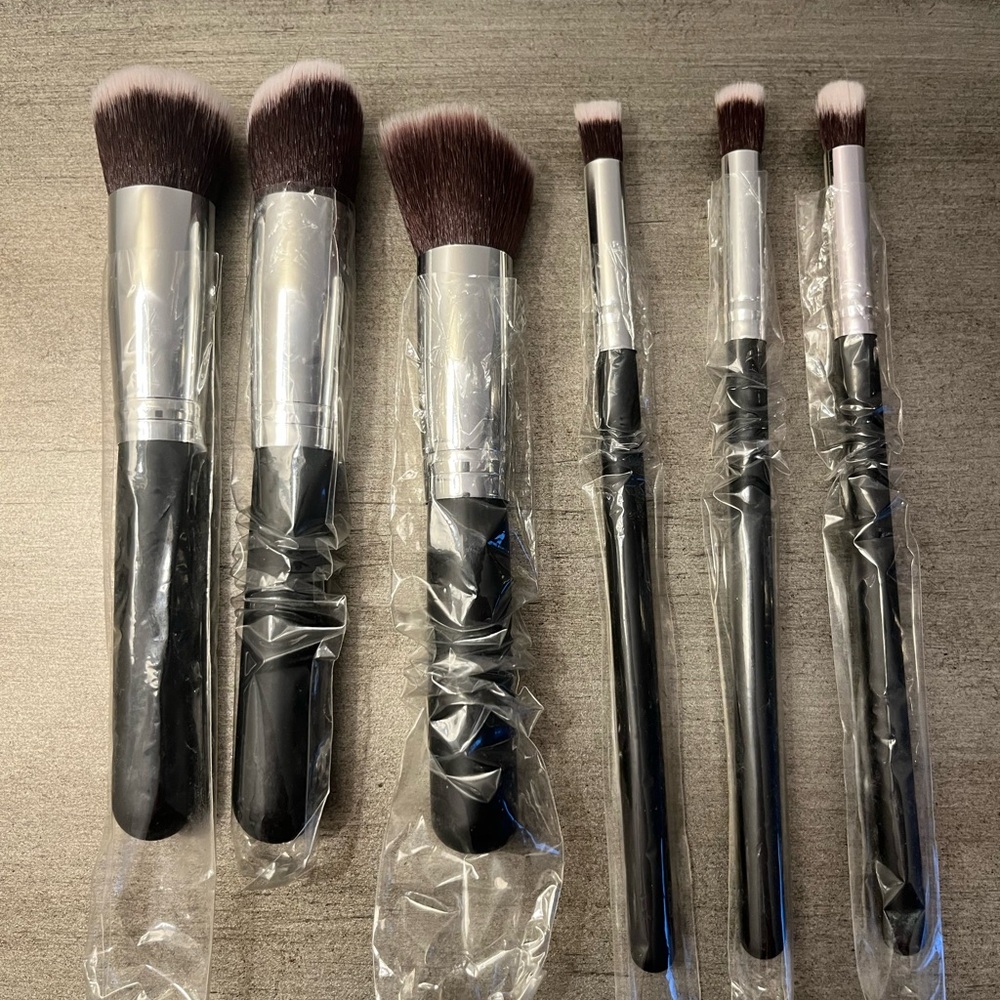 Makeup Brushes - for face and eyes - super soft!